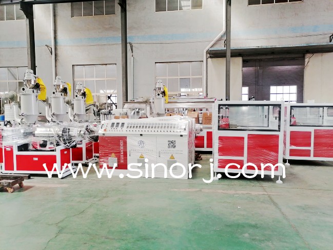 pe木塑生產線發(fā)貨中