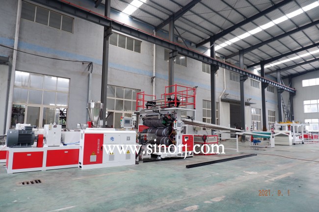 出口中東的格柵板，大理石板，碳晶板生產線發(fā)貨。