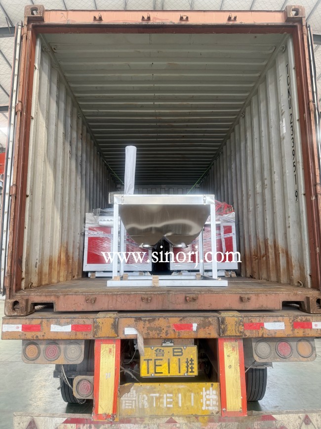 出口中東的PVC格柵板生產(chǎn)線，UV大理石板生產(chǎn)線，碳晶板生產(chǎn)線發(fā)貨