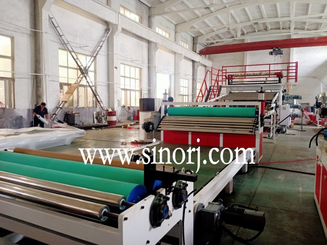 仿大理石板生產(chǎn)線(xiàn)，地板革生產(chǎn)線(xiàn)，三輥四輥集裝箱發(fā)貨中